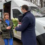 Праздник на рабочем месте. Сотрудниц «скорой помощи» поблагодарили за тяжелый труд