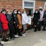 Активисты Волонтерского центра в Кавказском районе помогли ветерану ВОВ