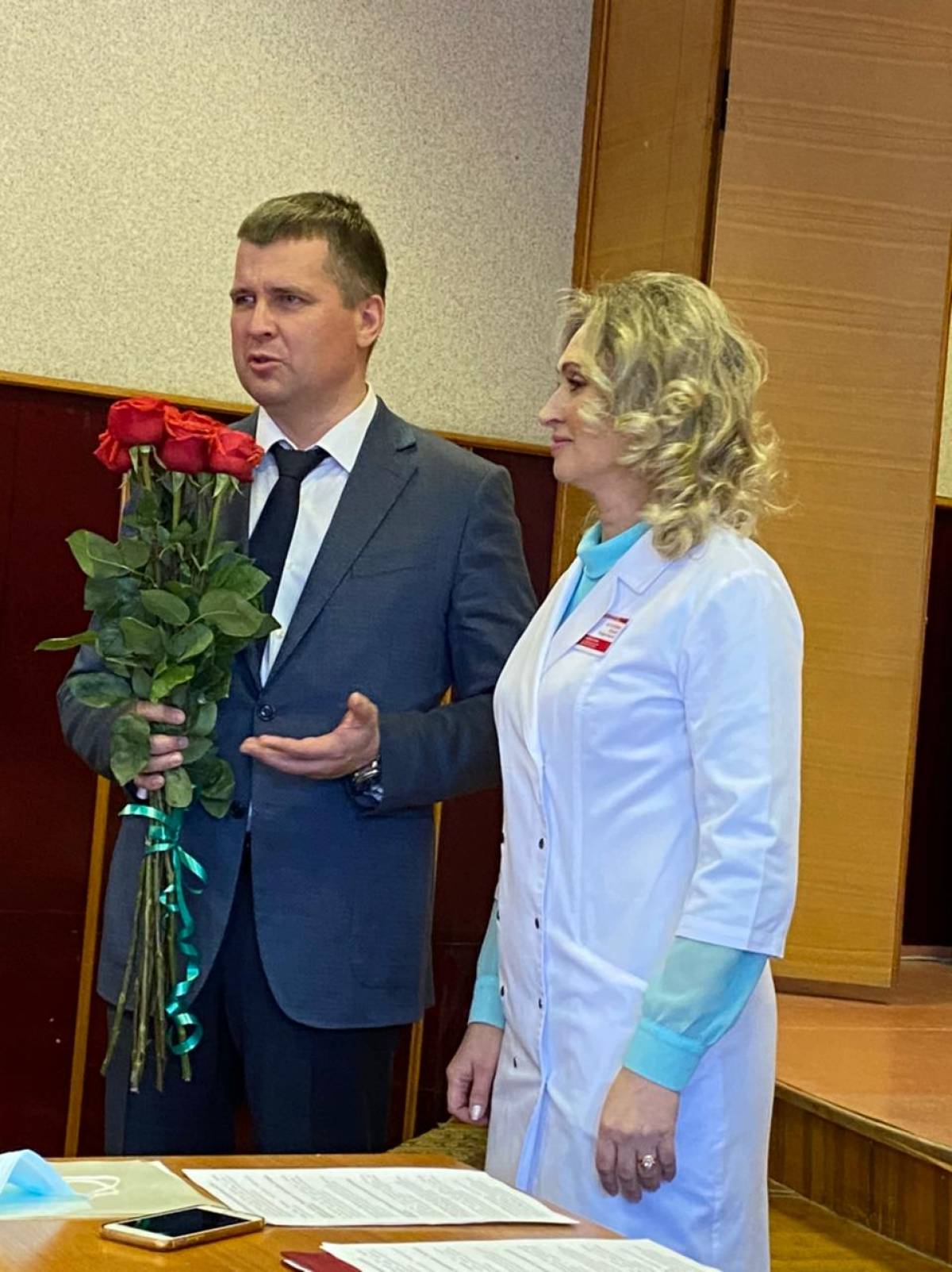 Врачи липецка фото Липецких врачей и медсестер, работающих в "красной зоне", поздравили с 8 Марта