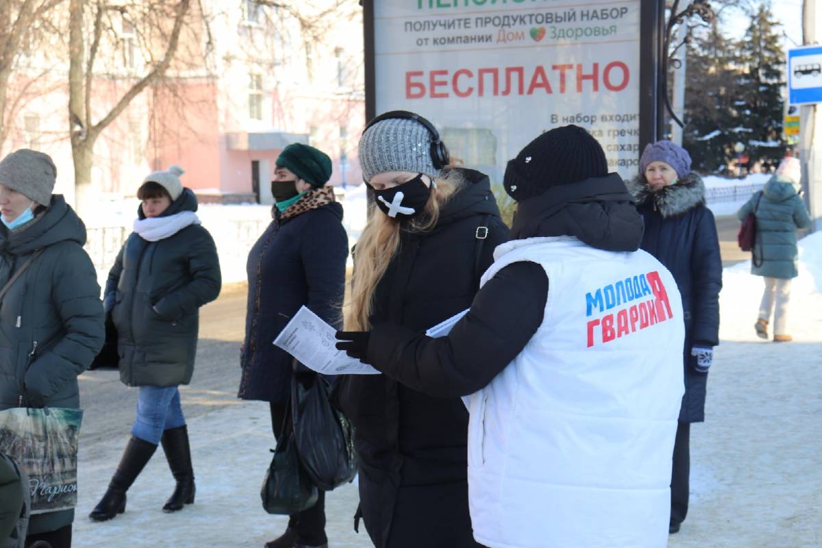 В Орле жителям рассказали о вакцинации против коронавируса