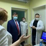 Иван Квитка посетил пункт вакцинации в Исетском районе