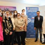 При поддержке координатора партпроекта «Локомотивы роста» Виктора Иванова старшеклассники Ломоносовского района поселили фабрику домашних солений