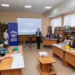 «Единая Россия» провела «РосКвиз» в честь 8 марта в районах Новосибирской области