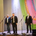 Женщинам Дубровского района подарили праздничную концертную программу