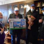 В Железногорске поздравили с днем рождения старейшего члена партии