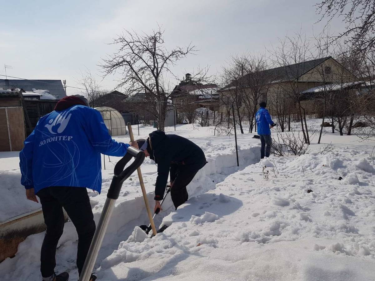 Что помогали продолжает помогать. Волонтеры ЧТЗ.