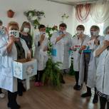 Медицинские работники Троицкого района получили поздравление на 8 марта