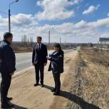 Единороссы проверили гарантийные участки автодорог в Липецком районе