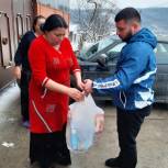 В Предгорном округе активисты «Единой России» навестили беженцев