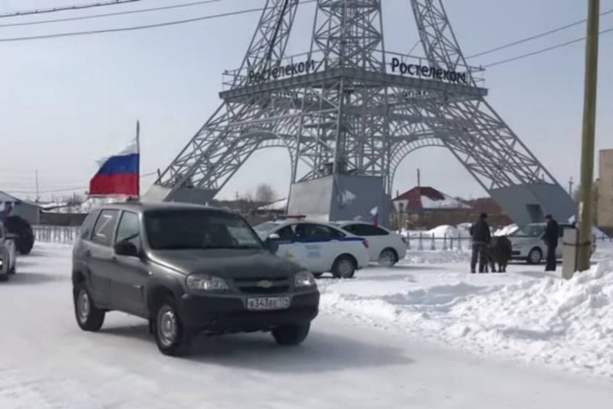 Парижане Нагайбакского района поддержали автопробегом российских  военнослужащих