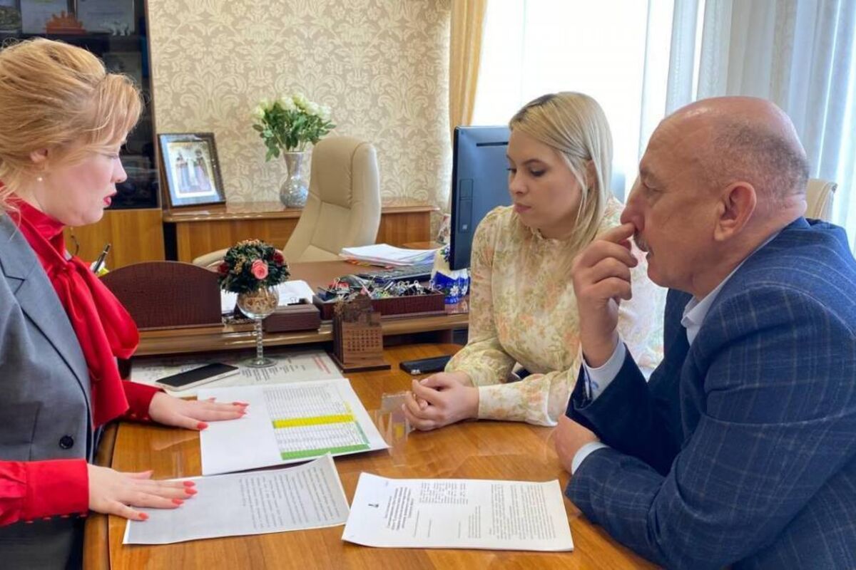 По инициативе «Единой России» сельским учителям на Сахалине и Курилах компенсируют расходы на аренду жилья