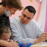 В Туле волонтеры «Единой России» организовали творческий мастер-класс для детей с особенностями развития