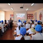 По инициативе «Единой России» в школах Дагестана прошли исторические уроки, посвященные «Крымской весне»