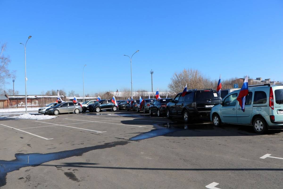 В Иванове прошла гражданско-патриотическая акция «СвоихНебросаем» в  поддержку российских военных