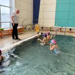 По инициативе «Единой России» в Мурманской области стартовала региональная программа «Умею плавать»