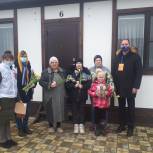 «Единая Россия» поздравила женщин из ДНР и ЛНР в Усть-Донецком районе
