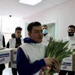 В Международный женский день активисты партии  «Единая Россия» поздравили медицинских работников