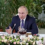 Владимир Путин: Правительство работает над расширением мер поддержки бизнеса и граждан