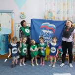 На Колыме «Единая Россия» проводит для детей игры и уроки по безопасности на дороге