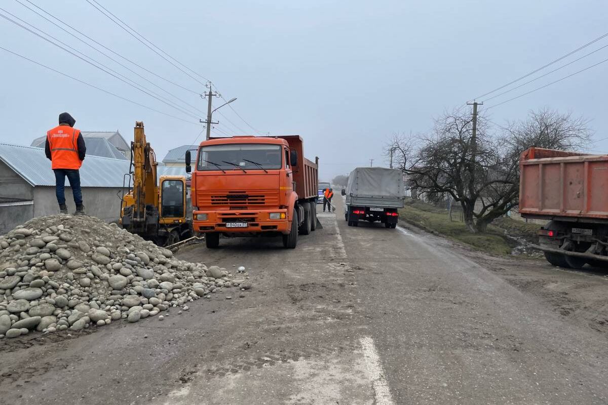 В Кабардино-Балкарии начались работы на автомобильной дороге Старый  Черек-Жемтала-Сукан-Суу