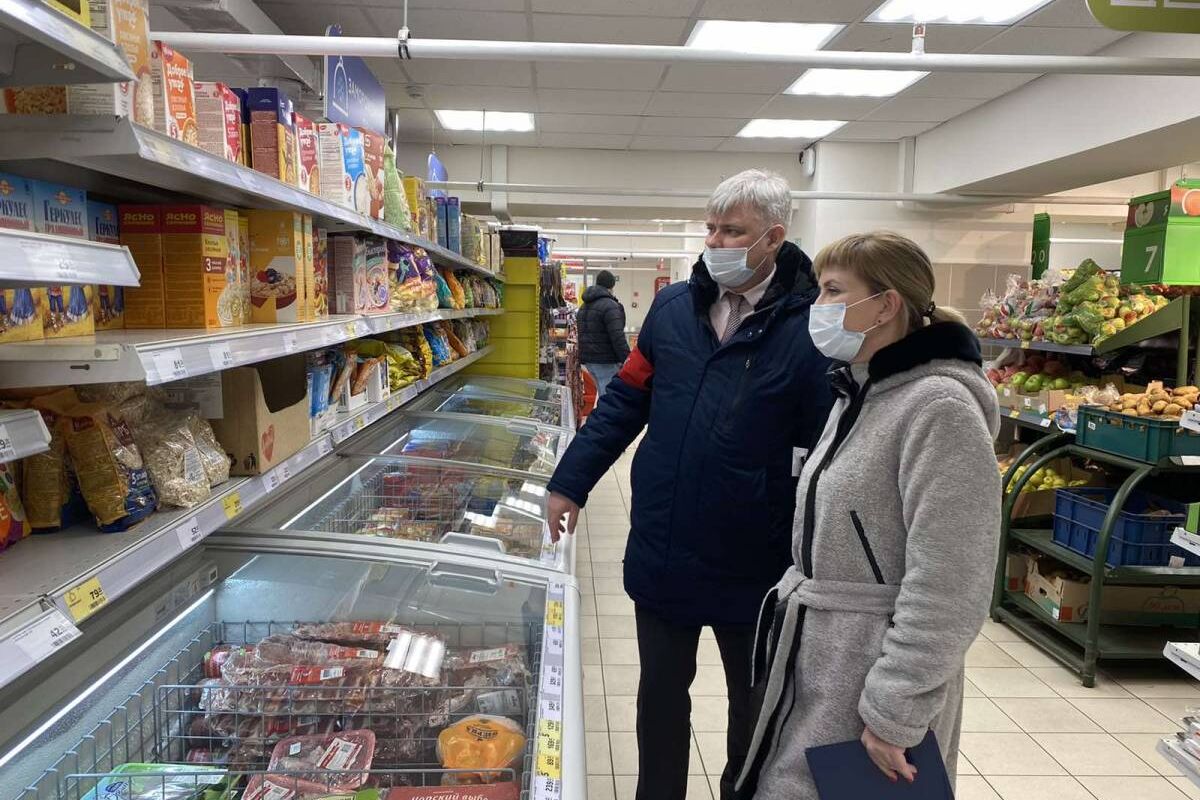 В Губкинском активисты «Единой России» продолжают мониторинг торговых сетей  на наличие продовольственных товаров первой необходимости