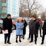 Депутат Мособлдумы Лидия Антонова проверила ход капитального ремонта домов в Люберцах