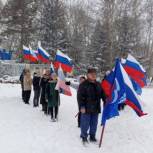 Жители городов и сел по всей стране участвуют в акциях «Единой России» в поддержку Вооруженных Сил