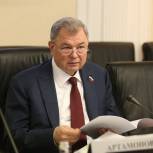 Анатолий Артамонов озвучил некоторые меры поддержки социально-экономической стабильности