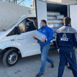 Волонтеры «Единой России» передали в «Мосволонтер» 6 тыс. бутылок питьевой воды для жителей Донбасса