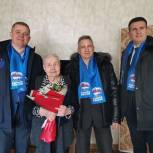 В Железногорске с днём рождения поздравили старейшего члена партии