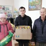 Казаки, партийцы и прихожане храмов Волжского района собрали гуманитарную помощь для жителей ДНР и ЛНР
