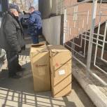При содействии павловских единороссов жителям Донбасса с ОВЗ, проживающих в пунктах временного размещения, передали средства реабилитации