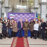 Почти тысяча жителей Луганской Народной республики получили партийные билеты «Единой России»
