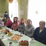 В Железногорске оказали гуманитарную помощь беженцам, временно проживающим в районе