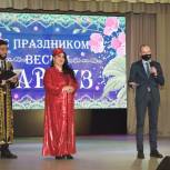 Троицкие единороссы поздравили горожан с Наврузом