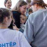 «Единая Россия» продолжает проводить праздники для детей из Донбасса