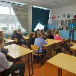 «Здоровое будущее»: волонтеры провели тематические уроки для школьников в Коченевском районе