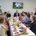 Депутат Николай Малов поздравил с наступающим праздником близких бойцов СВО из Ядринского округа