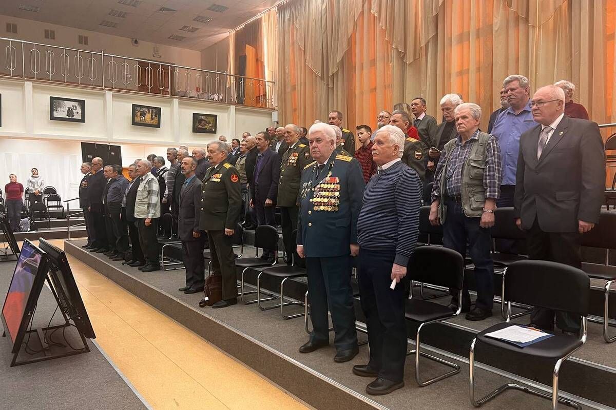 Офицерское собрание, посвященное 103 годовщине образования Томского военного Ордена Красной Звезды училища, состоялось в областной библиотеке им.А.С.Пушкина