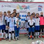 При поддержке сторонников «Единой России» в Октябрьском районе Ростова прошли соревнования по футболу среди молодежи