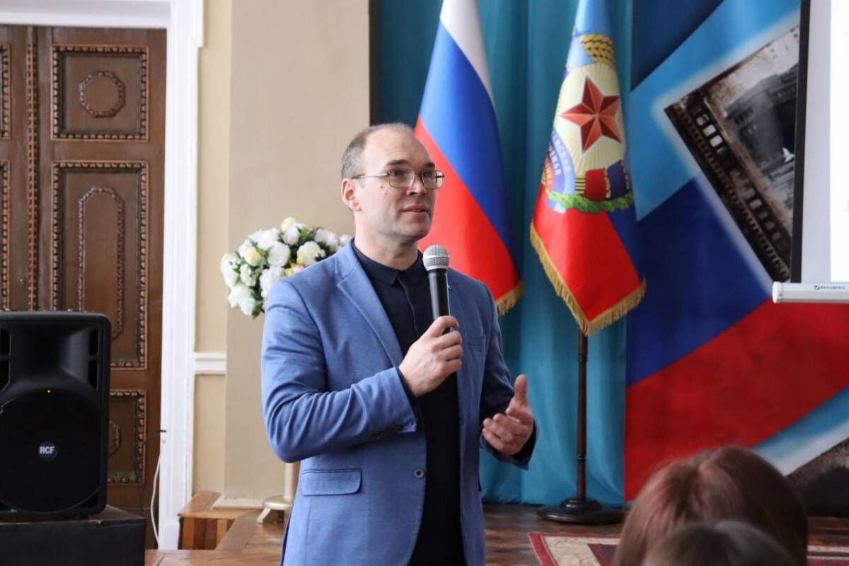 Алексей Сокин помог стахановчанам подготовиться к участию во Всероссийском конкурсе по благоустройству