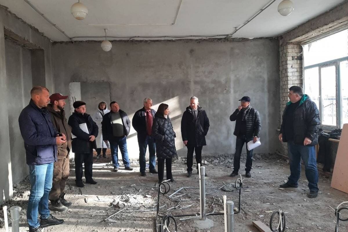 Партийный десант побывал в Прелестненской школе