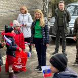 «Единая Россия» передала 1,5 тонны детских книг в реабилитационное учреждение Луганска