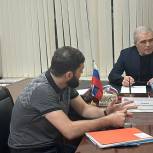 Депутат Госдумы Мурад Гаджиев провел личный прием граждан на площадке «Единой России» в Махачкале