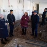 Дмитрий Кочевов проверил ход капремонта в школах Усть-Коксинского района