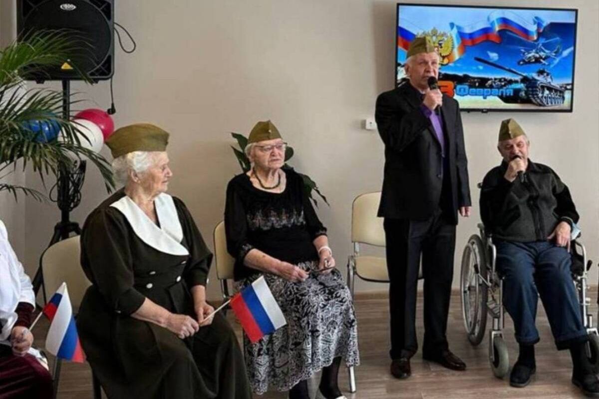 Проект "Крепкая семья" поздравил жителей республики с Днем защитника Отечества