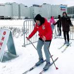Единороссы севера Москвы провели спортивно-патриотический забег для лыжников