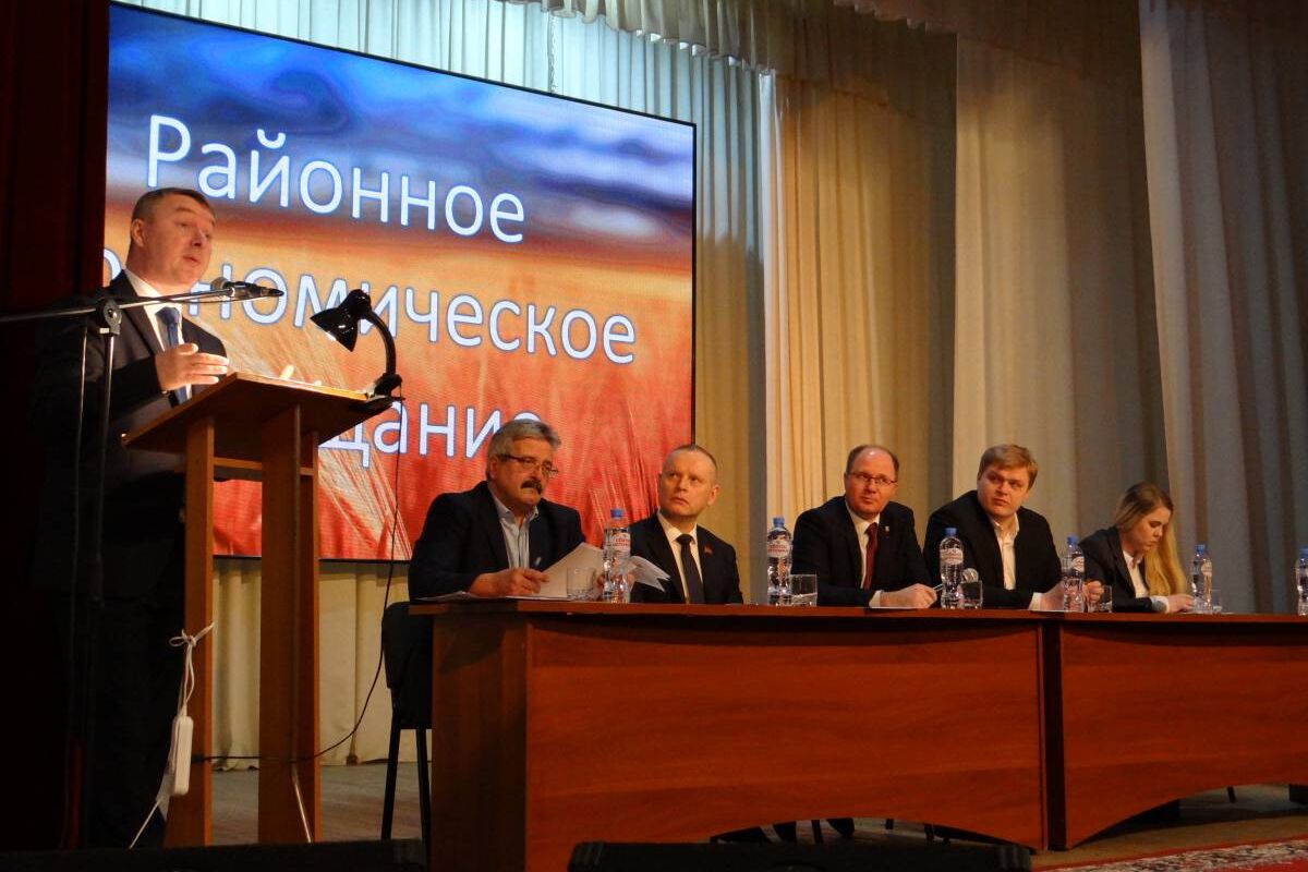Увельские единороссы обсудили готовность к посевной кампании