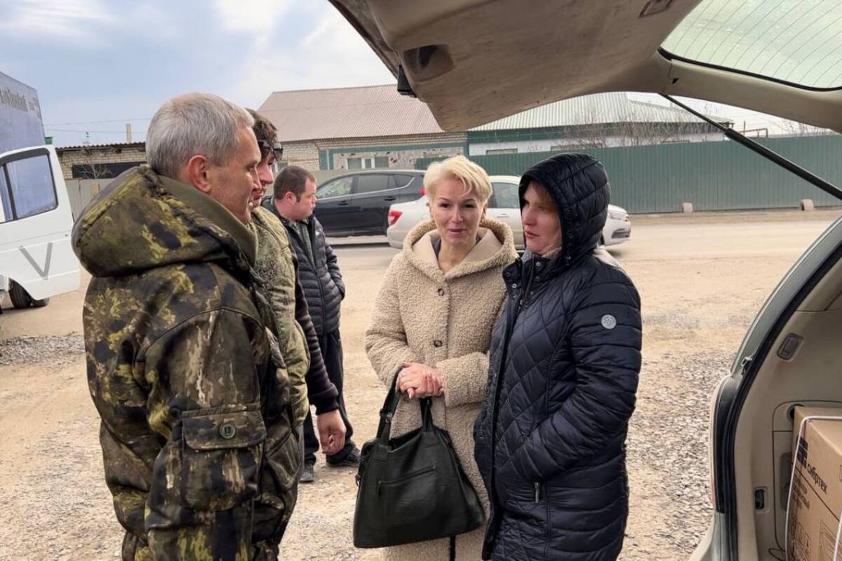 Машины повышенной проходимости, лекарства и посылки из дома: «Единая  Россия» продолжает участвовать в сборе помощи для военнослужащих