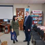 Депутат Юдин поздравил сотрудников библиотек с предстоящим праздником